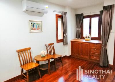 For RENT : House Ekkamai / 4 Bedroom / 5 Bathrooms / 451 sqm / 70000 THB [8676717]