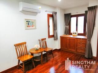 For RENT : House Ekkamai / 4 Bedroom / 5 Bathrooms / 451 sqm / 70000 THB [8676717]