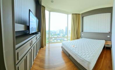 For RENT : Royce Private Residences / 2 Bedroom / 2 Bathrooms / 112 sqm / 70000 THB [9210415]
