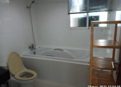 For RENT : Urbana Langsuan / 3 Bedroom / 3 Bathrooms / 170 sqm / 70000 THB [9746455]