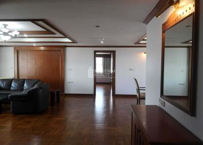 For RENT : Lee House / 3 Bedroom / 5 Bathrooms / 240 sqm / 70000 THB [9794868]