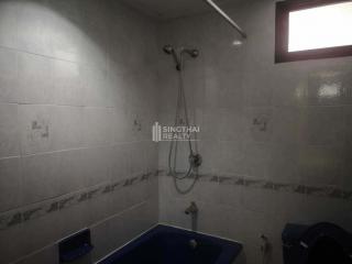 For RENT : Lee House / 3 Bedroom / 5 Bathrooms / 240 sqm / 70000 THB [9794868]