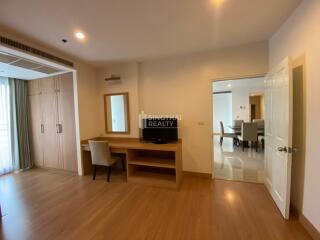 For RENT : Charoenjai place / 3 Bedroom / 2 Bathrooms / 177 sqm / 70000 THB [9989075]