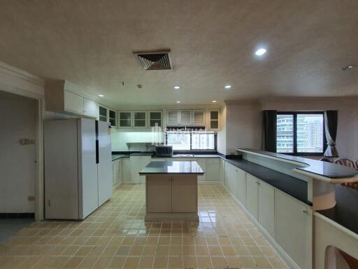 For RENT : Baan Suanpetch / 3 Bedroom / 3 Bathrooms / 162 sqm / 70000 THB [R10021]