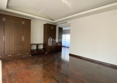 For RENT : Baan Thirapa / 4 Bedroom / 4 Bathrooms / 260 sqm / 70000 THB [R10087]