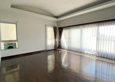 For RENT : Baan Thirapa / 4 Bedroom / 4 Bathrooms / 260 sqm / 70000 THB [R10087]