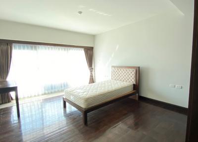 For RENT : Baan Thirapa / 4 Bedroom / 4 Bathrooms / 260 sqm / 70000 THB [R10087]