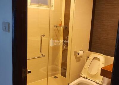 For RENT : House Phrakanong / 4 Bedroom / 4 Bathrooms / 400 sqm / 70000 THB [R10195]