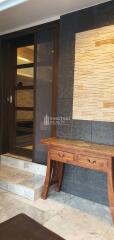 For RENT : House Phrakanong / 4 Bedroom / 4 Bathrooms / 400 sqm / 70000 THB [R10195]