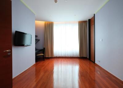 For RENT : The Infinity / 2 Bedroom / 3 Bathrooms / 125 sqm / 70000 THB [R10364]