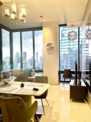 For RENT : Ashton Silom / 2 Bedroom / 2 Bathrooms / 72 sqm / 75000 THB [R10744]