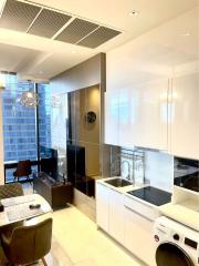 For RENT : Ashton Silom / 2 Bedroom / 2 Bathrooms / 72 sqm / 75000 THB [R10744]