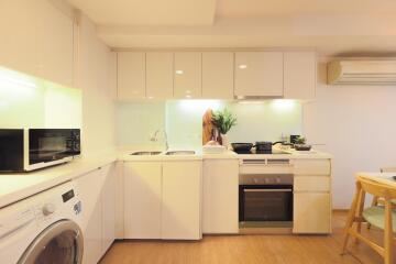 For RENT : LIV@49 / 3 Bedroom / 3 Bathrooms / 117 sqm / 70000 THB [10588406]