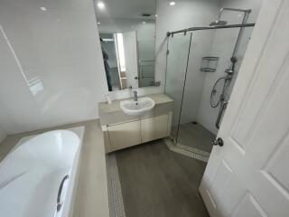 For RENT : Siri Residence / 2 Bedroom / 2 Bathrooms / 110 sqm / 70000 THB [R11028]