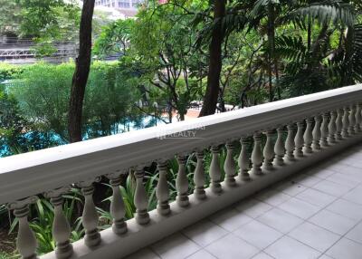 For RENT : K.P. Villa / 3 Bedroom / 2 Bathrooms / 200 sqm / 72000 THB [R10386]