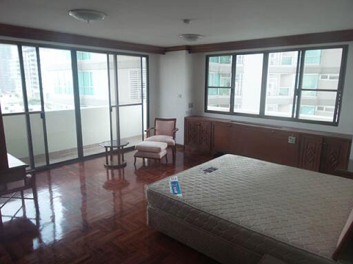 For RENT : Charan Tower / 3 Bedroom / 3 Bathrooms / 261 sqm / 75000 THB [2146925]