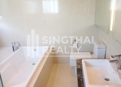 For RENT : Hyde Sukhumvit 13 / 3 Bedroom / 3 Bathrooms / 106 sqm / 75000 THB [3627968]