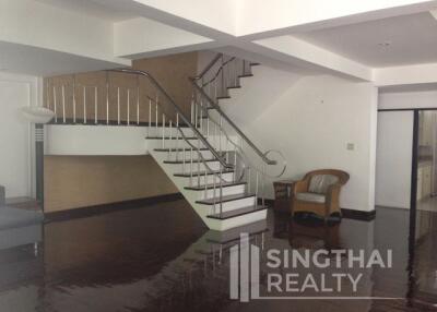 For RENT : House Phromphong / 3 Bedroom / 3 Bathrooms / 281 sqm / 75000 THB [5403266]