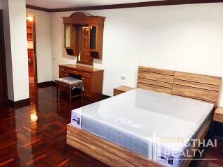 For RENT : Rishi Court / 3 Bedroom / 3 Bathrooms / 301 sqm / 75000 THB [6429150]