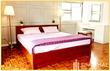 For RENT : Aramvej Apartment / 4 Bedroom / 4 Bathrooms / 261 sqm / 75000 THB [6518430]