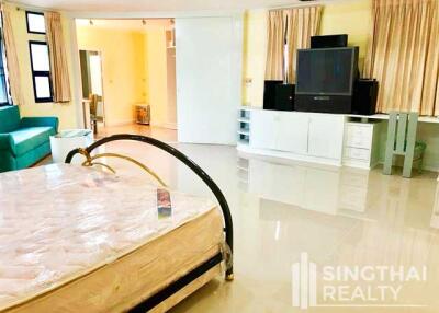 For RENT : Townhouse Phromphong / 4 Bedroom / 4 Bathrooms / 501 sqm / 75000 THB [6506365]