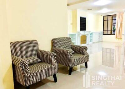 For RENT : Townhouse Phromphong / 4 Bedroom / 4 Bathrooms / 501 sqm / 75000 THB [6506365]