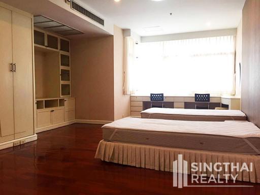 For RENT : S.R. Place / 3 Bedroom / 4 Bathrooms / 301 sqm / 75000 THB [7169033]