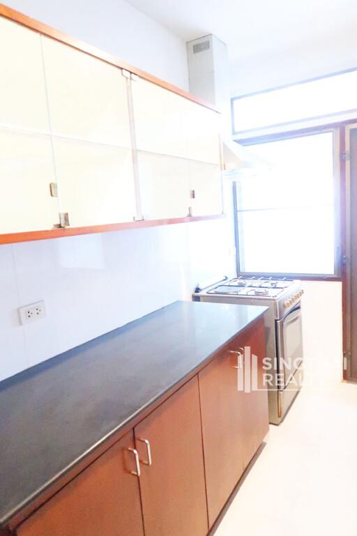 For RENT : House Sathorn / 3 Bedroom / 2 Bathrooms / 201 sqm / 75000 THB [7170250]