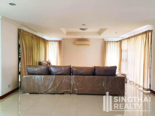 For RENT : House Ekkamai / 4 Bedroom / 4 Bathrooms / 351 sqm / 75000 THB [7292046]