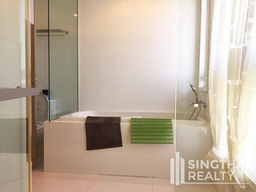 For RENT : HQ by Sansiri / 2 Bedroom / 2 Bathrooms / 101 sqm / 75000 THB [7538957]