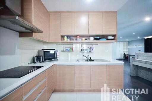 For RENT : The Emporio Place / 3 Bedroom / 2 Bathrooms / 134 sqm / 75000 THB [7937033]