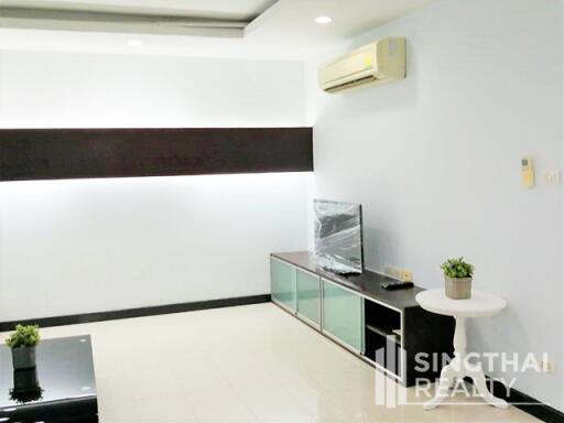 For RENT : Avenue 61 / 3 Bedroom / 3 Bathrooms / 201 sqm / 75000 THB [7994730]