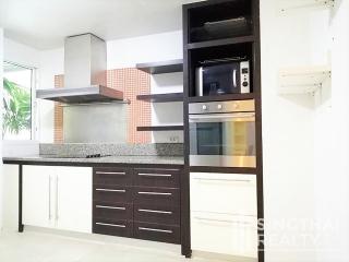 For RENT : Avenue 61 / 3 Bedroom / 3 Bathrooms / 201 sqm / 75000 THB [8363996]