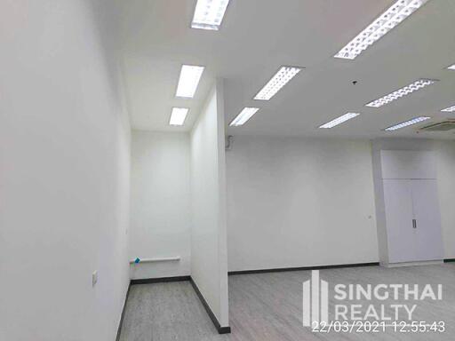 For RENT : Office Nana / 1 Bedroom / 0 Bathrooms / 90 sqm / 75000 THB [8762849]