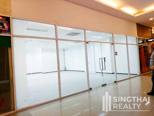 For RENT : Office Nana / 1 Bedroom / 0 Bathrooms / 90 sqm / 75000 THB [8762849]