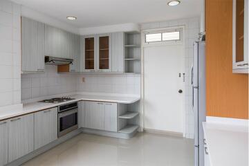 For RENT : Krungthep Thani Tower / 2 Bedroom / 2 Bathrooms / 210 sqm / 75000 THB [9691758]