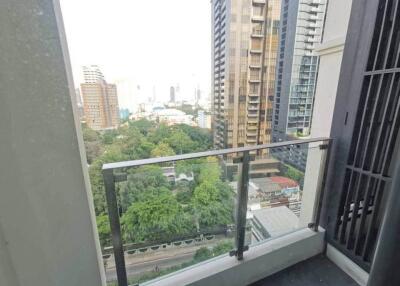 For RENT : The Diplomat 39 / 2 Bedroom / 2 Bathrooms / 76 sqm / 75000 THB [9714313]