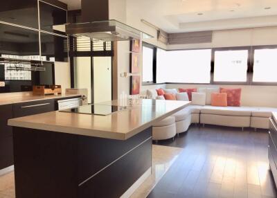 For RENT : Sathorn Gardens / 3 Bedroom / 3 Bathrooms / 158 sqm / 75000 THB [9808280]