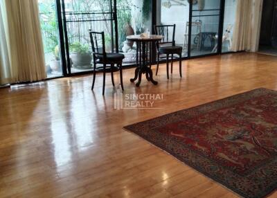 For RENT : TBI Tower / 3 Bedroom / 3 Bathrooms / 400 sqm / 75000 THB [R10420]