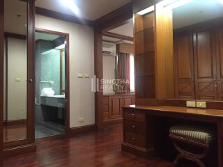 For RENT : G.P. Grande Tower / 3 Bedroom / 4 Bathrooms / 261 sqm / 79000 THB [3999833]