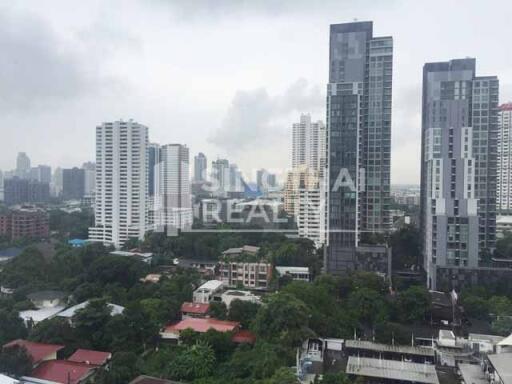 For RENT : HQ by Sansiri / 2 Bedroom / 2 Bathrooms / 101 sqm / 80000 THB [3252917]