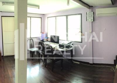 For RENT : House Phromphong / 6 Bedroom / 2 Bathrooms / 221 sqm / 80000 THB [3783200]