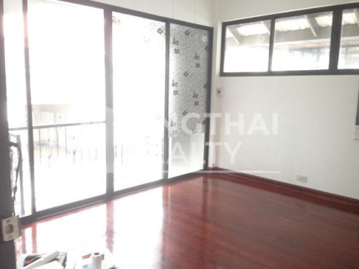 For RENT : House Thonglor / 2 Bedroom / 2 Bathrooms / 301 sqm / 80000 THB [4353611]