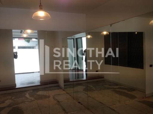 For RENT : House Thonglor / 2 Bedroom / 2 Bathrooms / 301 sqm / 80000 THB [4353611]