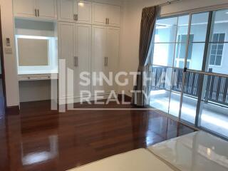 For RENT : House Ekkamai / 4 Bedroom / 4 Bathrooms / 301 sqm / 80000 THB [4569911]