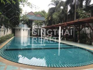 For RENT : House Ekkamai / 4 Bedroom / 4 Bathrooms / 301 sqm / 80000 THB [4569911]