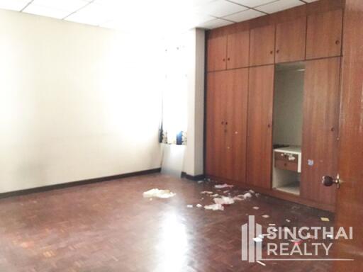 For RENT : House Phromphong / 3 Bedroom / 3 Bathrooms / 301 sqm / 80000 THB [6301654]