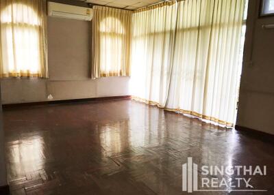 For RENT : House Phromphong / 3 Bedroom / 3 Bathrooms / 301 sqm / 80000 THB [6301654]
