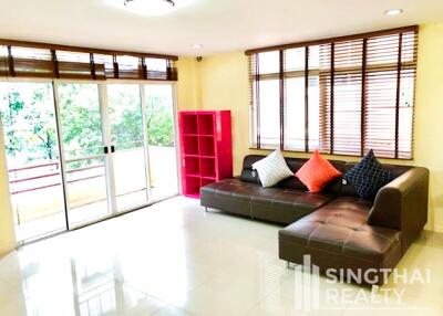 For RENT : Townhouse Phromphong / 4 Bedroom / 5 Bathrooms / 351 sqm / 80000 THB [6467087]