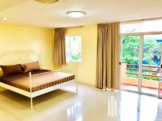 For RENT : Townhouse Phromphong / 4 Bedroom / 5 Bathrooms / 351 sqm / 80000 THB [6467087]